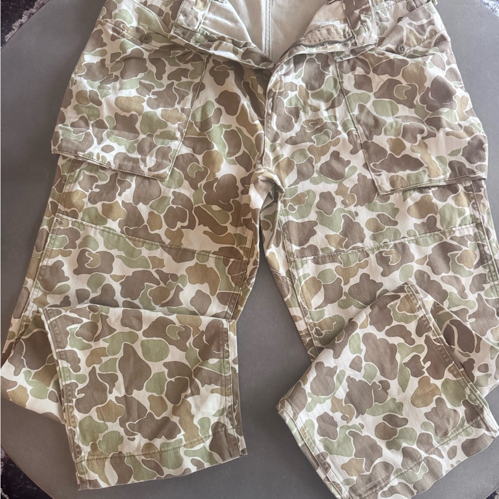 GAP Tan Camouflage Pants - Picture 5 of 6